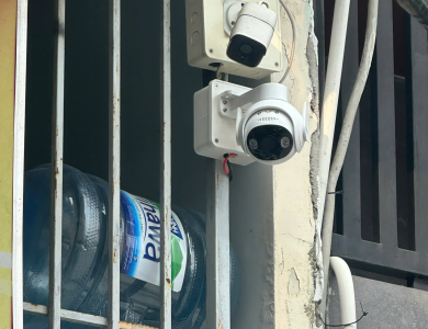 Đội thi công lắp đặt camera tại quận 10